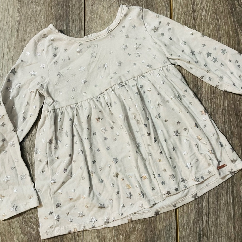 Size 6  tahari shirt